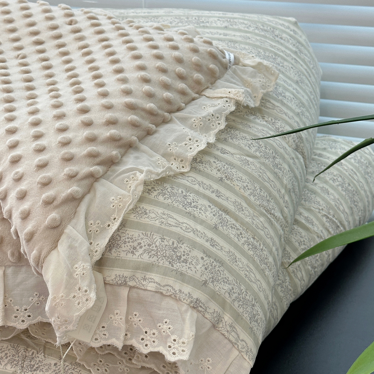 91家纺网 家纺一手货源 找家纺 佰织鑫家居 2025秋冬加厚纯棉全棉法式豆豆被被子被芯 伊甸园