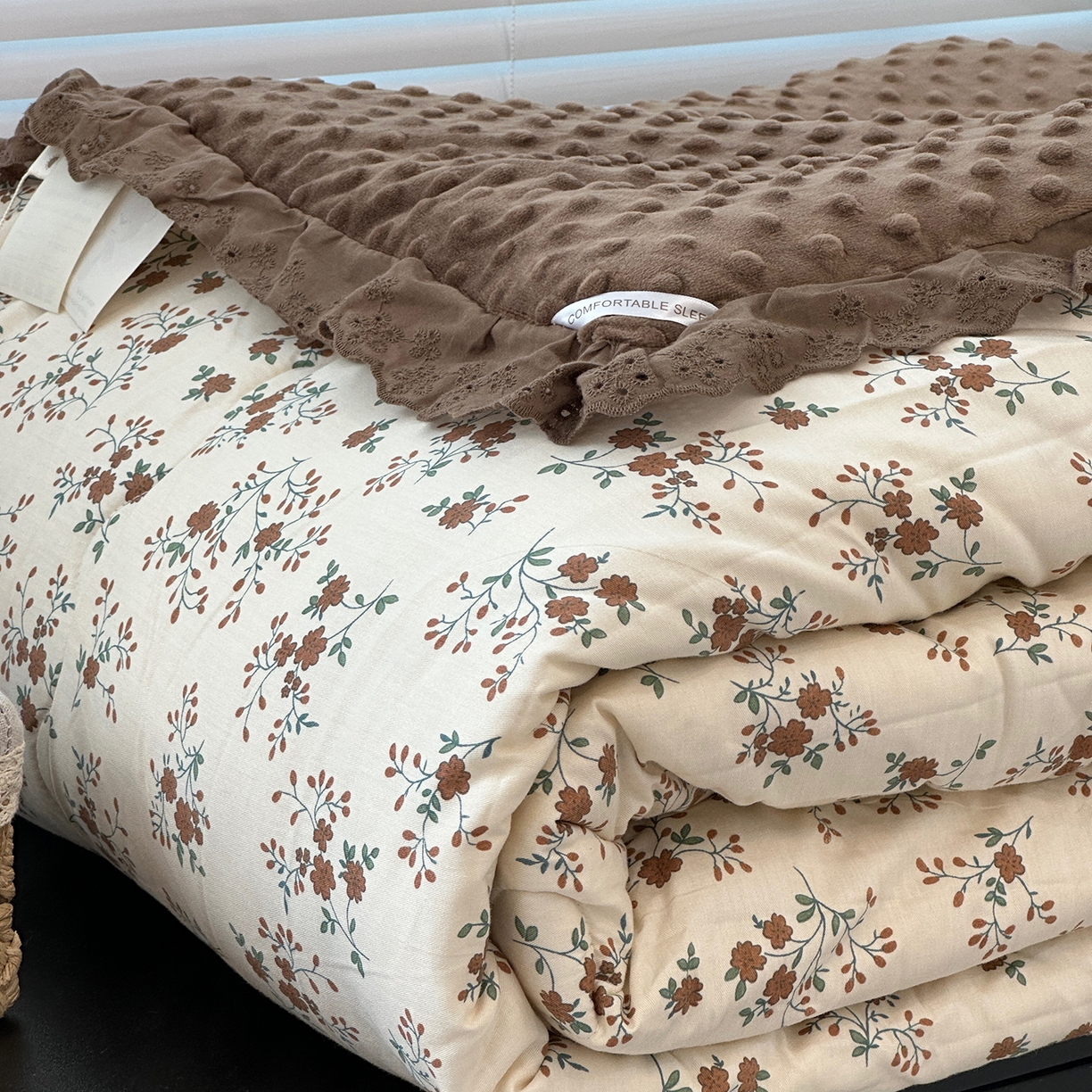 91家纺网 家纺一手货源 找家纺 佰织鑫家居 2025秋冬加厚纯棉全棉法式豆豆被被子被芯 月桂