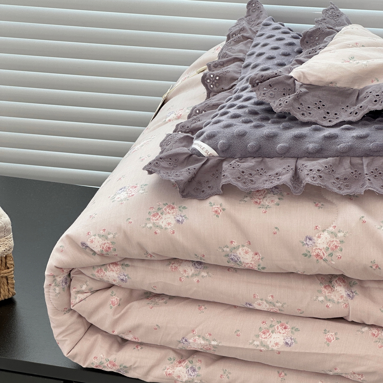 91家纺网 家纺一手货源 找家纺 佰织鑫家居 2025秋冬加厚纯棉全棉法式豆豆被被子被芯 紫苏