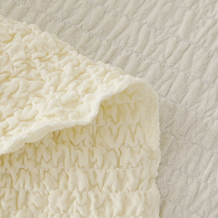 91家纺网 家纺一手货源 找家纺 千彤沙发垫 2025新款全包防尘芝华士沙发套-褶皱泡泡布系列 米白