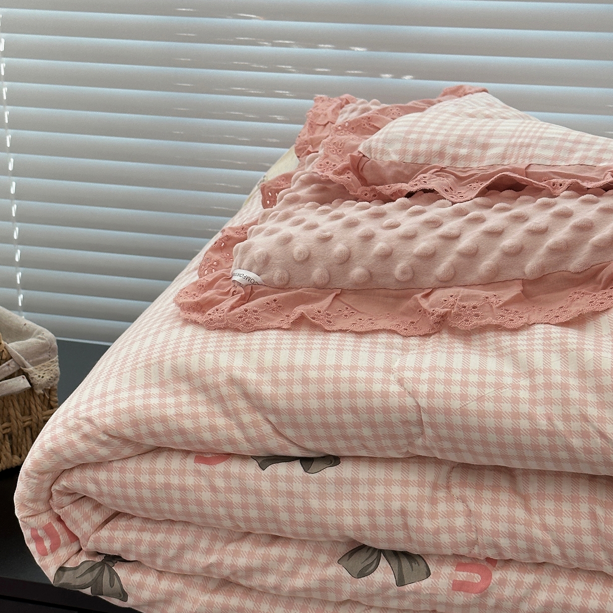 91家纺网 家纺一手货源 找家纺 佰织鑫家居 2025秋冬加厚纯棉全棉法式豆豆被被子被芯 Miu蝴蝶