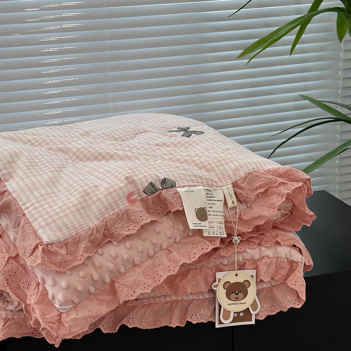 91家纺网 家纺一手货源 找家纺 佰织鑫家居 2025秋冬加厚纯棉全棉法式豆豆被被子被芯 Miu蝴蝶