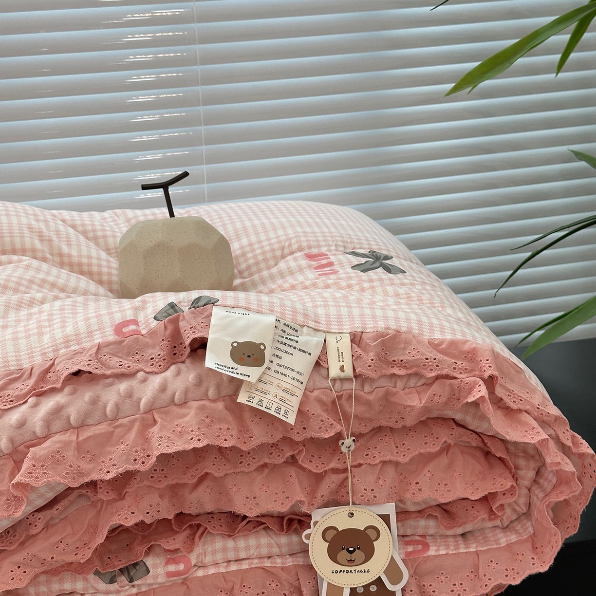 91家纺网 家纺一手货源 找家纺 佰织鑫家居 2025秋冬加厚纯棉全棉法式豆豆被被子被芯 Miu蝴蝶