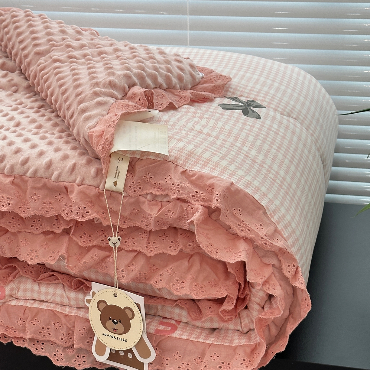 91家纺网 家纺一手货源 找家纺 佰织鑫家居 2025秋冬加厚纯棉全棉法式豆豆被被子被芯 Miu蝴蝶