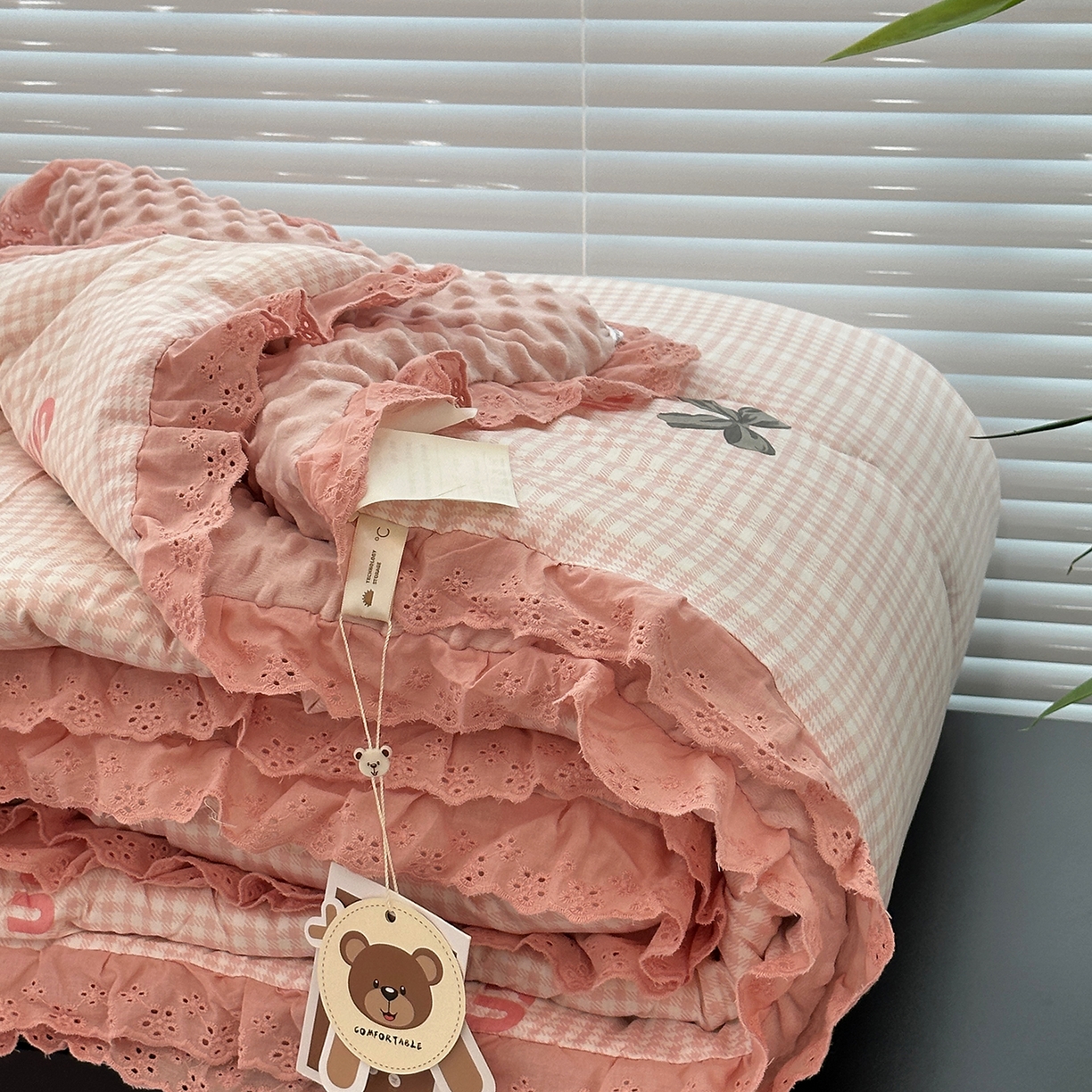 91家纺网 家纺一手货源 找家纺 佰织鑫家居 2025秋冬加厚纯棉全棉法式豆豆被被子被芯 Miu蝴蝶