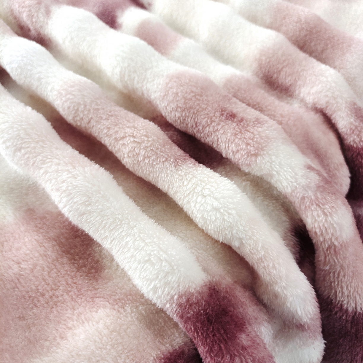 91家纺网 家纺一手货源 找家纺 安琪家纺 2025新款300G炫彩水墨画仿兔毛绒大泡泡绒印花法兰绒毛毯大理石纹休闲毯沙发盖毯跨境外贸出口专供 水墨画-红