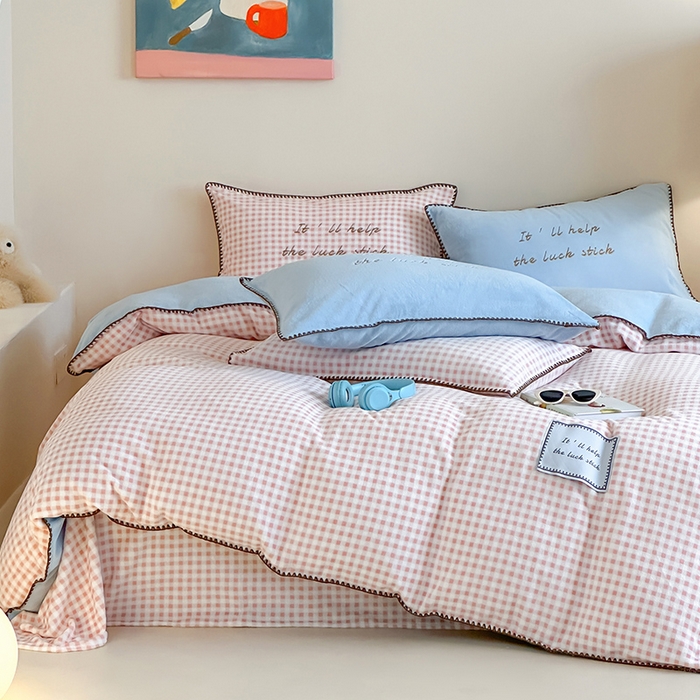 91家纺网 家纺一手货源 找家纺 桃子家居 2025新款A类ins三角针撞色格子条纹织标高级刺绣小清新加厚牛奶绒系列四件套 绒三角针-茉莉海盐