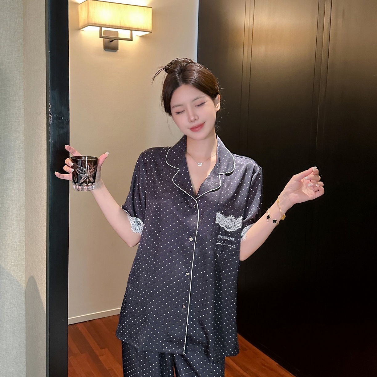 91家纺网 家纺一手货源 找家纺 妍景家居生活馆 2025新款冰雪丝蕾丝波点三件套 黑色