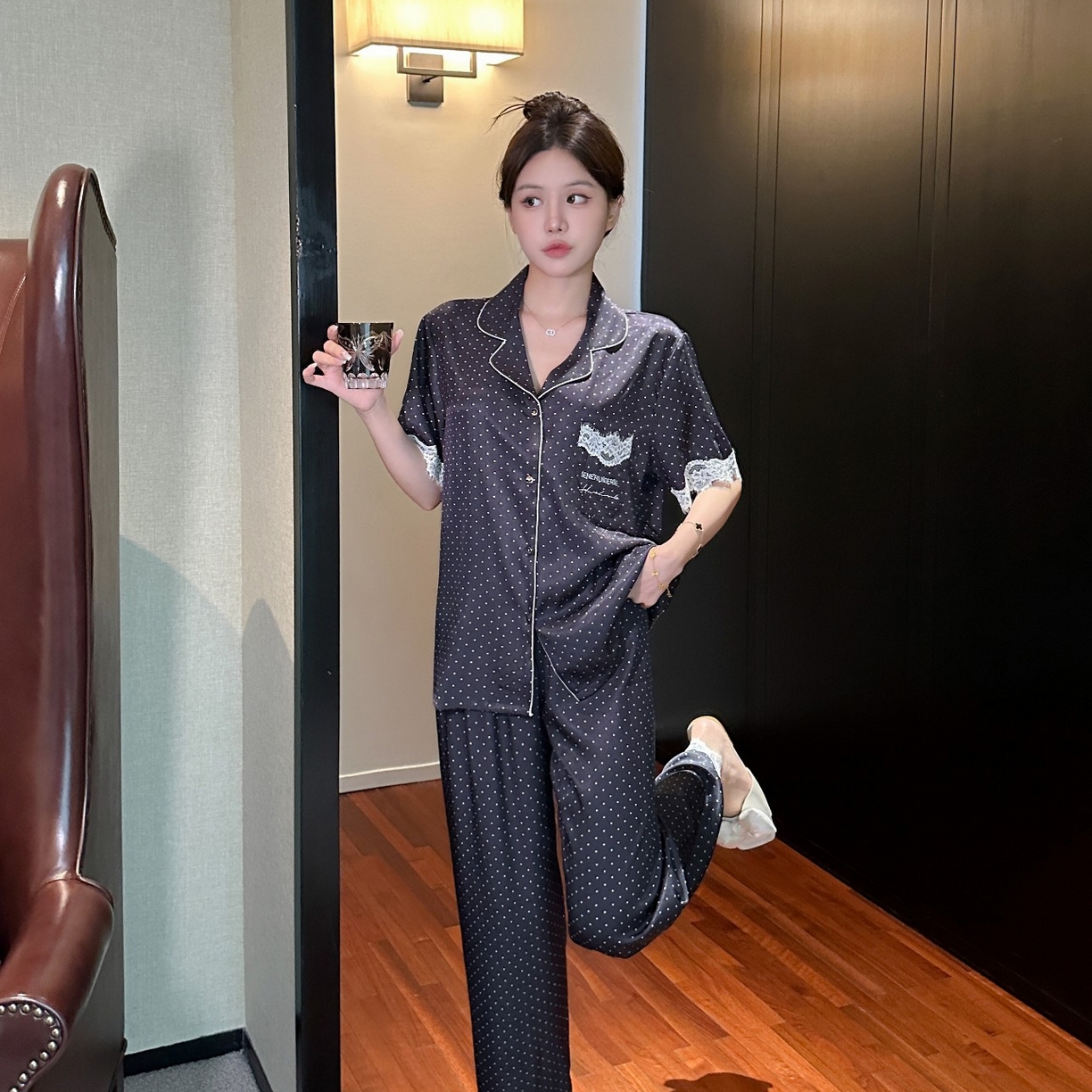 91家纺网 家纺一手货源 找家纺 妍景家居生活馆 2025新款冰雪丝蕾丝波点三件套 黑色