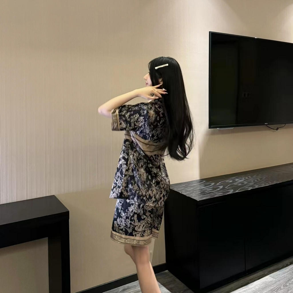 91家纺网 家纺一手货源 找家纺 妍景家居生活馆 2025新款冰雪丝三件套复古CH 黑色