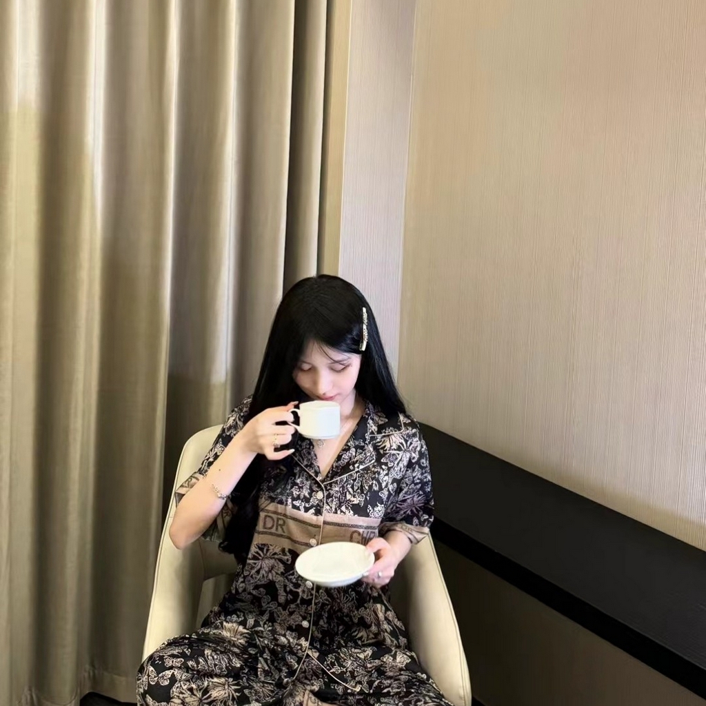 91家纺网 家纺一手货源 找家纺 妍景家居生活馆 2025新款冰雪丝三件套复古CH 黑色