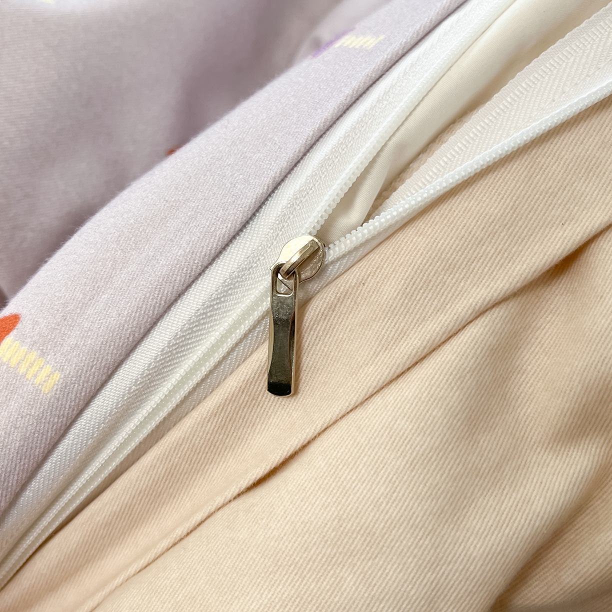 91家纺网 家纺一手货源 找家纺 西引力 2025新款纯棉磨毛数码印花单品四件套 小蘑菇