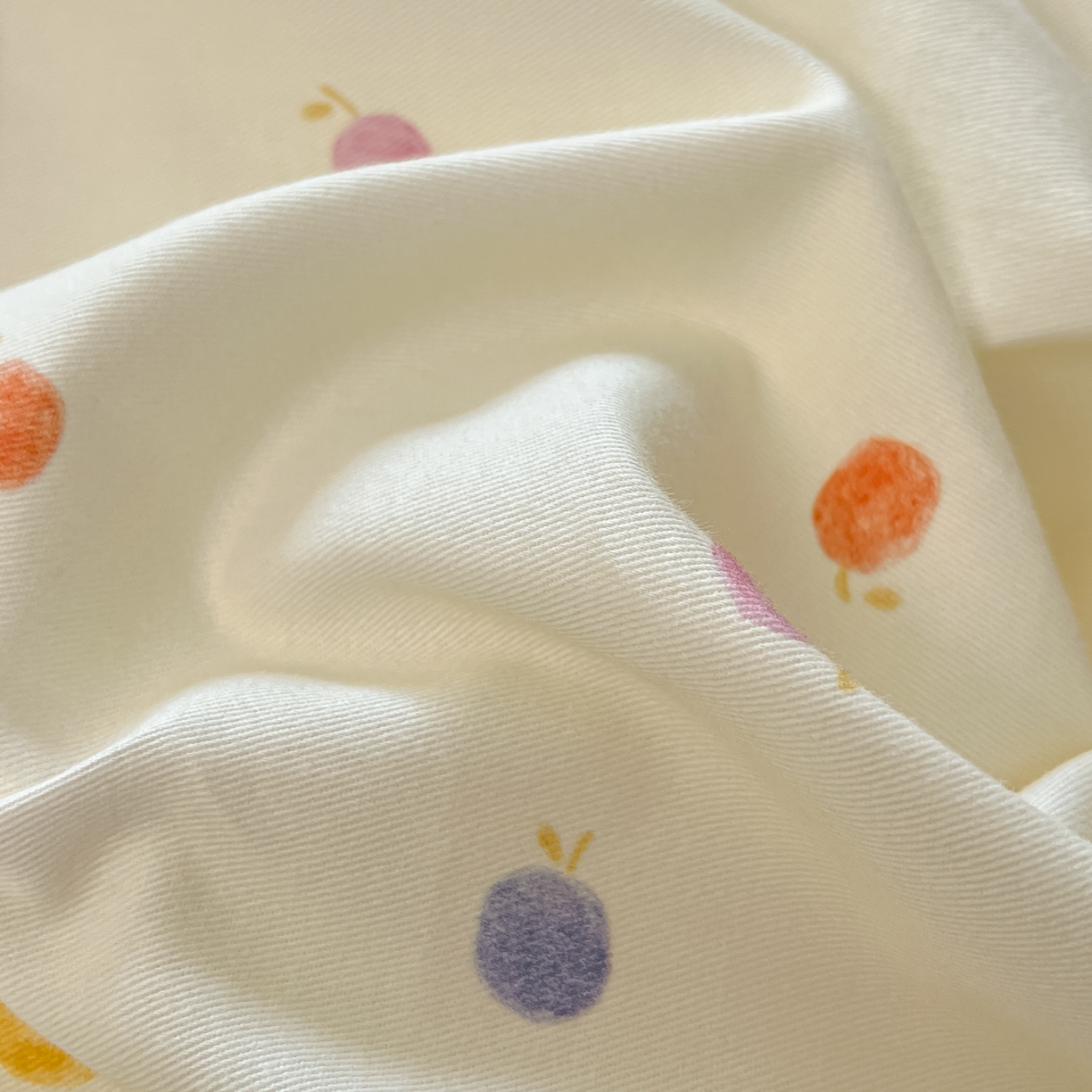 91家纺网 家纺一手货源 找家纺 西引力 2025新款纯棉磨毛数码印花单品四件套 小苹果