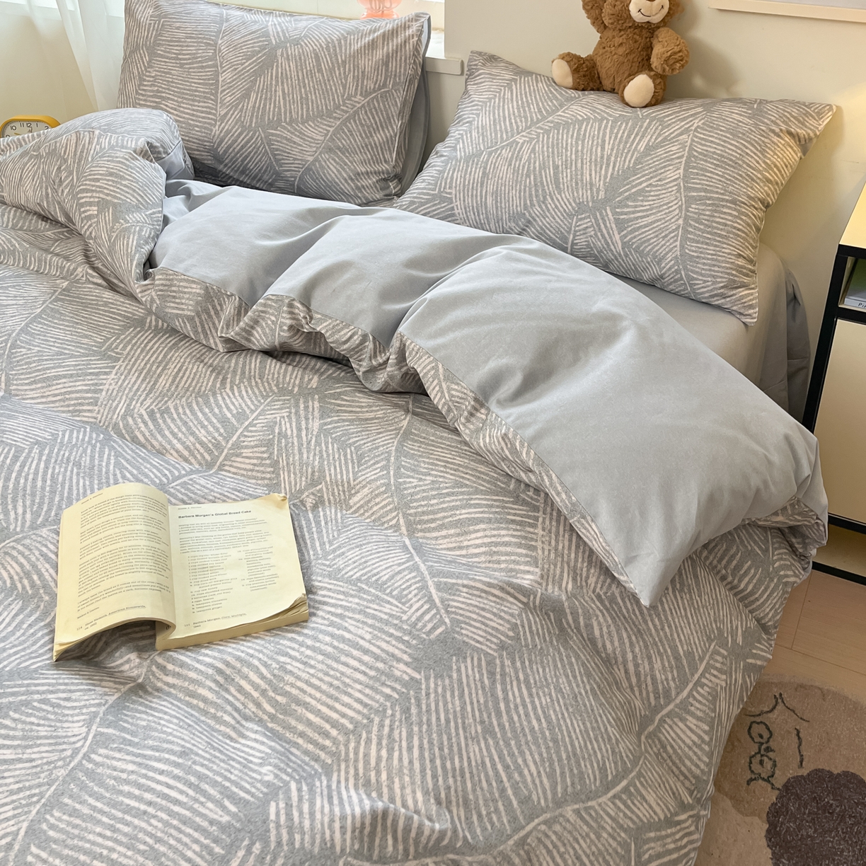 91家纺网 家纺一手货源 找家纺 西引力 2025新款纯棉磨毛数码印花单品四件套 羽叶