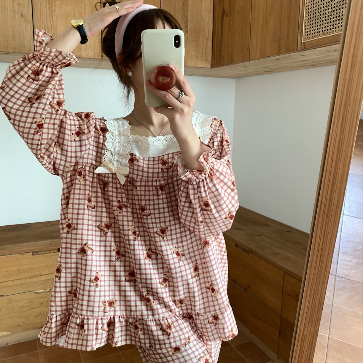 91家纺网 家纺一手货源 找家纺 妍景家居生活馆 2025新款荷叶边印花小熊 红色