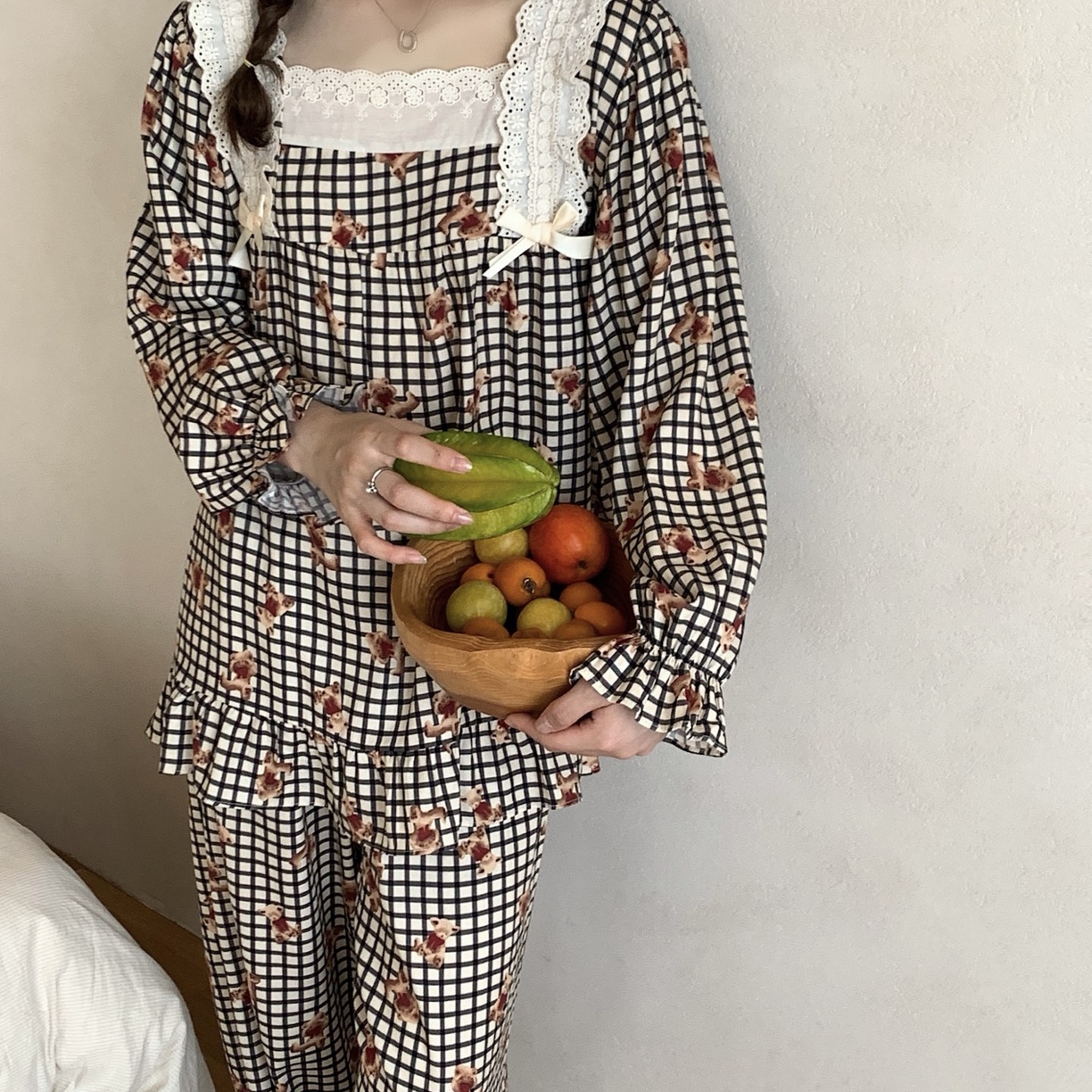 91家纺网 家纺一手货源 找家纺 妍景家居生活馆 2025新款荷叶边印花小熊 咖色