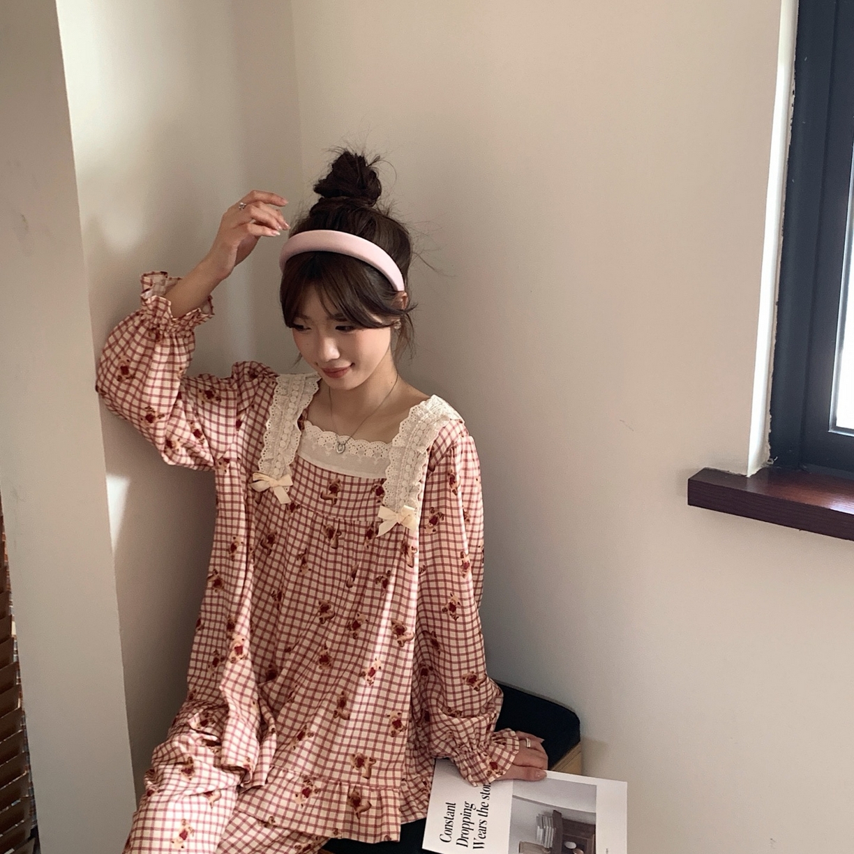 91家纺网 家纺一手货源 找家纺 妍景家居生活馆 2025新款荷叶边印花小熊 红色