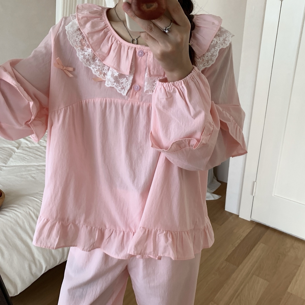 91家纺网 家纺一手货源 找家纺 妍景家居生活馆 2025新款木耳边蕾丝圆领套装 粉色