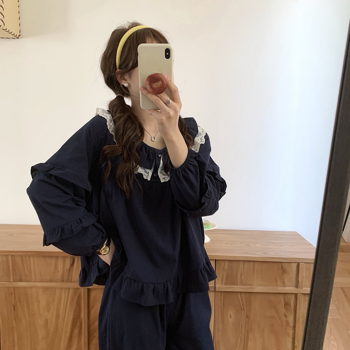 91家纺网 家纺一手货源 找家纺 妍景家居生活馆 2025新款木耳边蕾丝圆领套装 藏蓝色