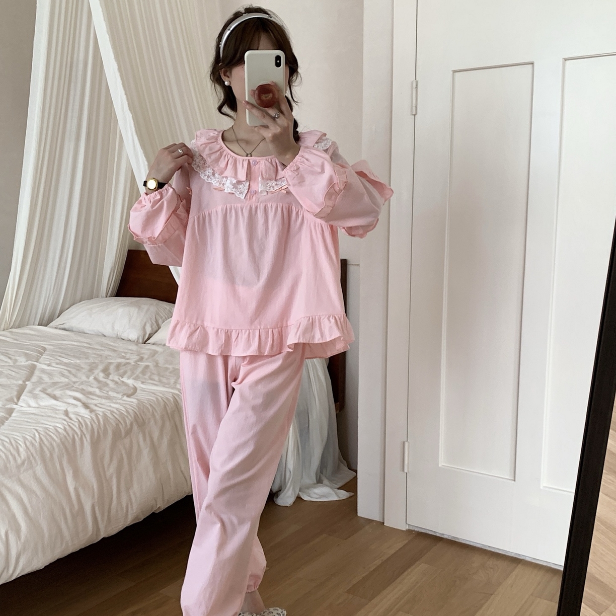 91家纺网 家纺一手货源 找家纺 妍景家居生活馆 2025新款木耳边蕾丝圆领套装 粉色