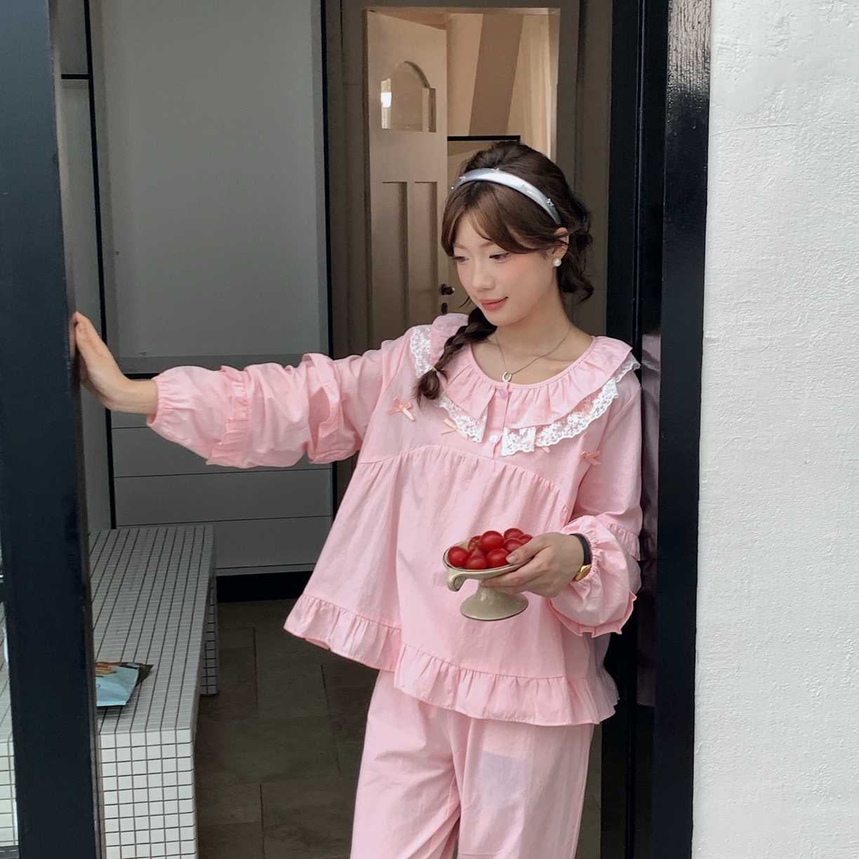 妍景家居生活馆 2025新款木耳边蕾丝圆领套装 粉色