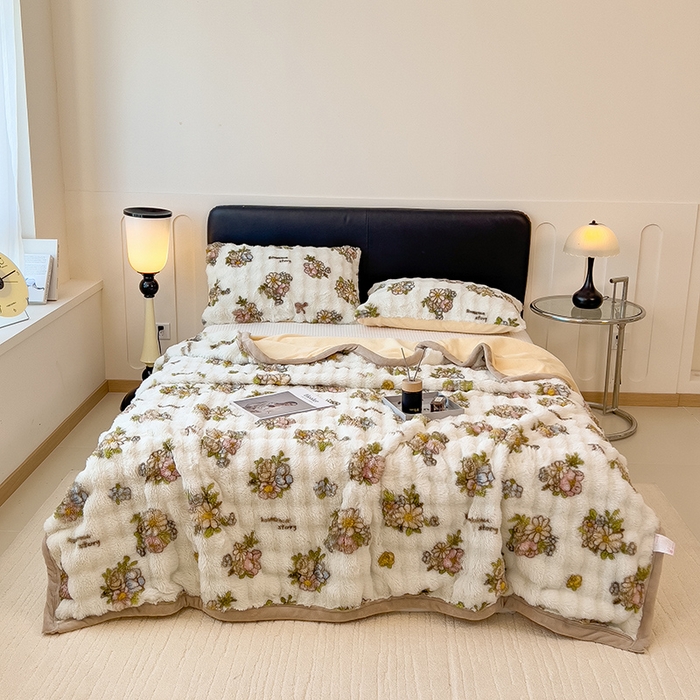 91家纺网 家纺一手货源 找家纺 摩妮卡 2025新款600克大泡泡兔毛复合毛毯牛奶绒