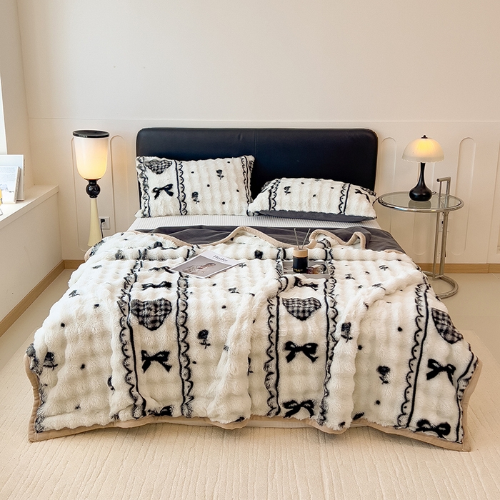 91家纺网 家纺一手货源 找家纺 摩妮卡 2025新款600克大泡泡兔毛复合毛毯牛奶绒