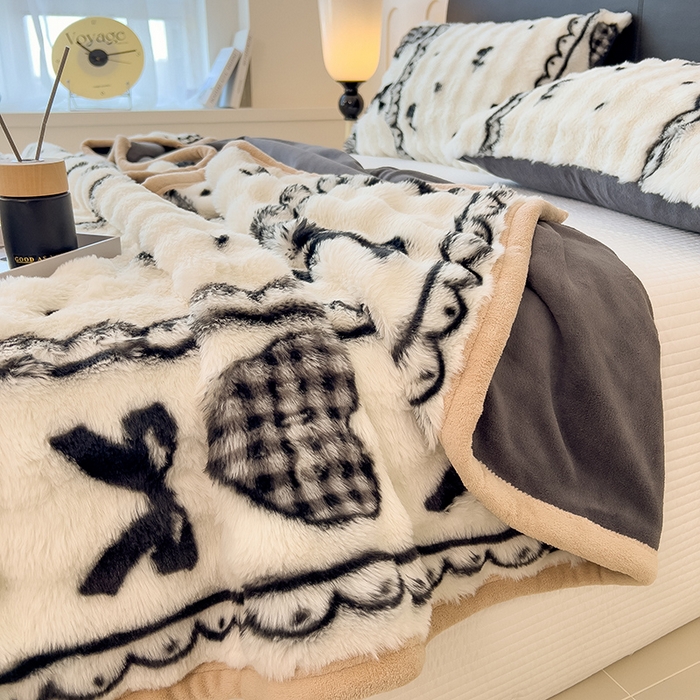 91家纺网 家纺一手货源 找家纺 摩妮卡 2025新款热款直播600克大泡泡兔毛复合毛毯牛奶绒 馨莉