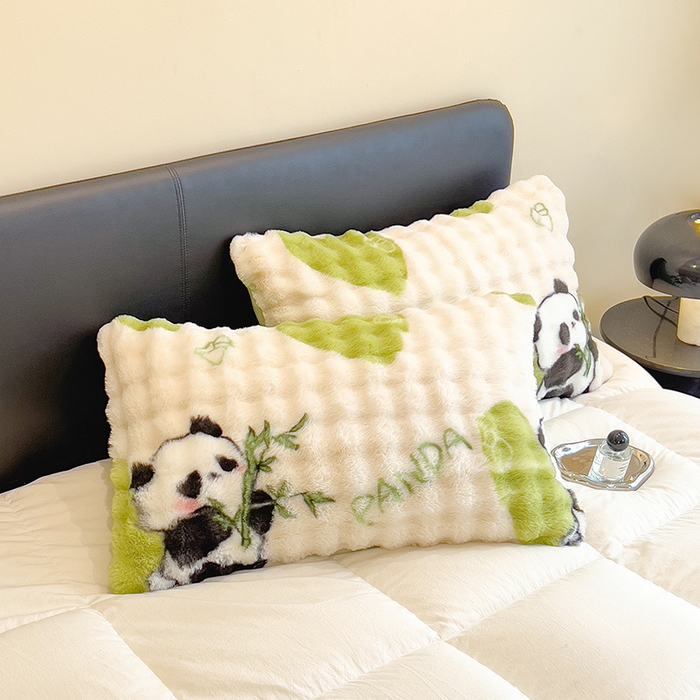 91家纺网 家纺一手货源 找家纺 摩妮卡 2025新款热款直播600克大泡泡兔毛复合毛毯牛奶绒 熊猫噗噗