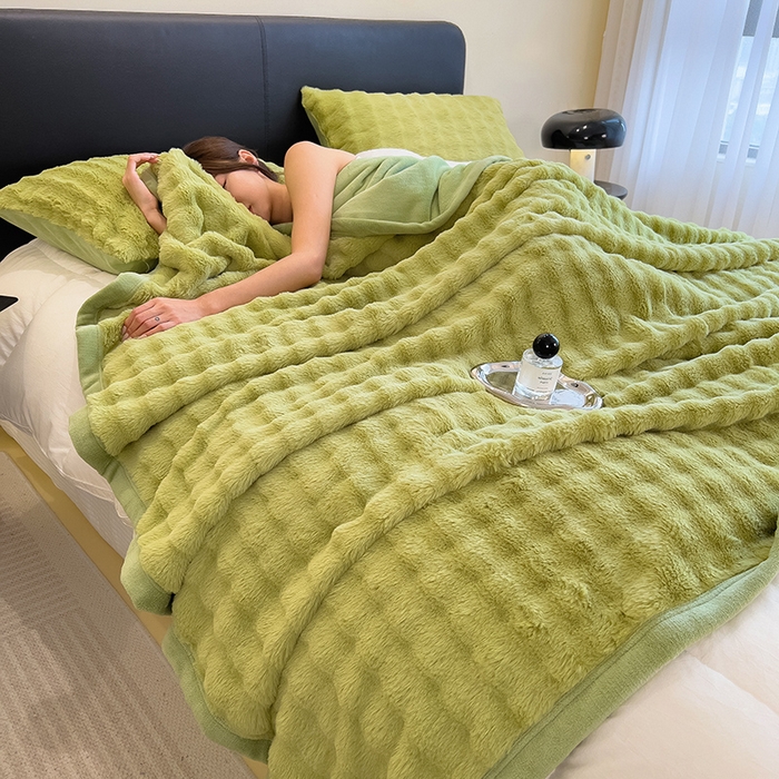 91家纺网 家纺一手货源 找家纺 摩妮卡 2025新款600克大泡泡兔毛复合毛毯牛奶绒