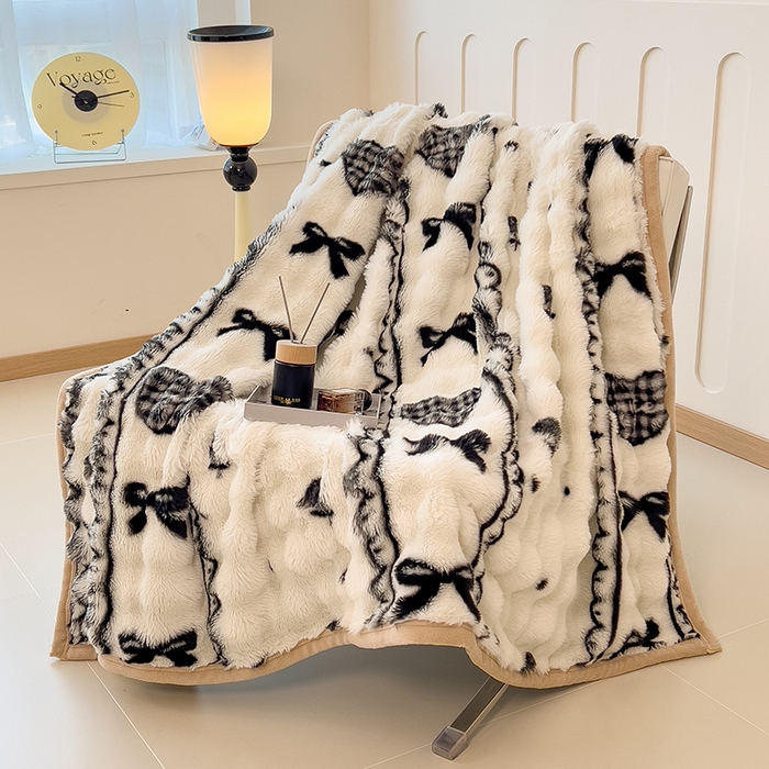 91家纺网 家纺一手货源 找家纺 摩妮卡 2025新款热款直播600克大泡泡兔毛复合毛毯牛奶绒 馨莉