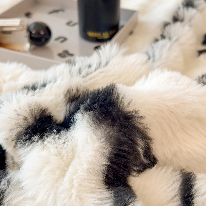 91家纺网 家纺一手货源 找家纺 摩妮卡 2025新款热款直播600克大泡泡兔毛复合毛毯牛奶绒 馨莉