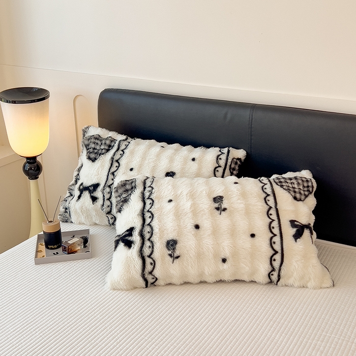 91家纺网 家纺一手货源 找家纺 摩妮卡 2025新款热款直播600克大泡泡兔毛复合毛毯牛奶绒 馨莉