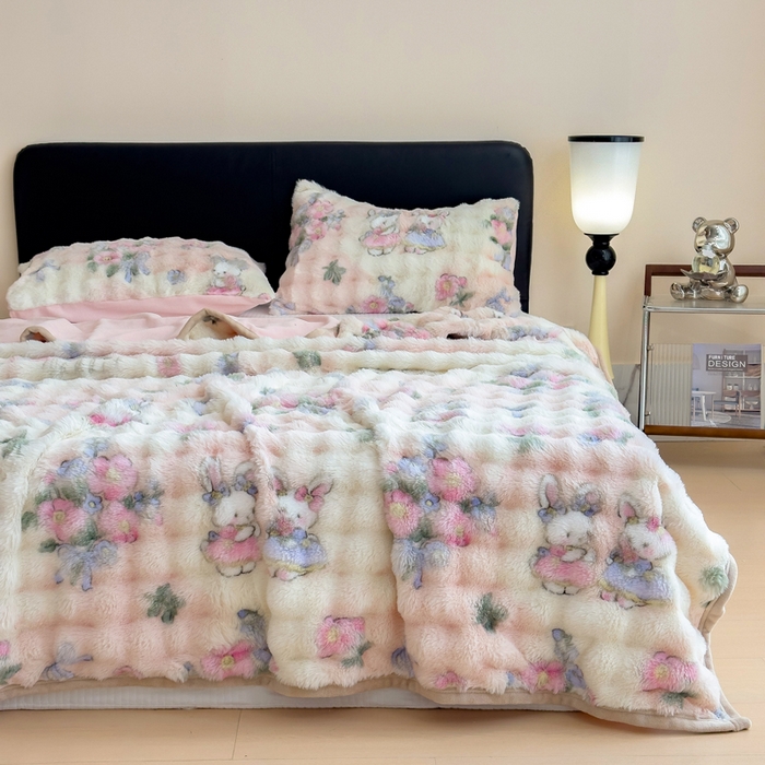 91家纺网 家纺一手货源 找家纺 摩妮卡 2025新款600克大泡泡兔毛复合毛毯牛奶绒