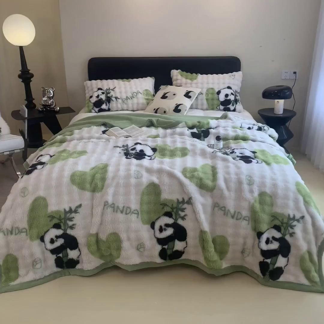 91家纺网 家纺一手货源 找家纺 摩妮卡 2025新款热款直播600克大泡泡兔毛复合毛毯牛奶绒 熊猫噗噗