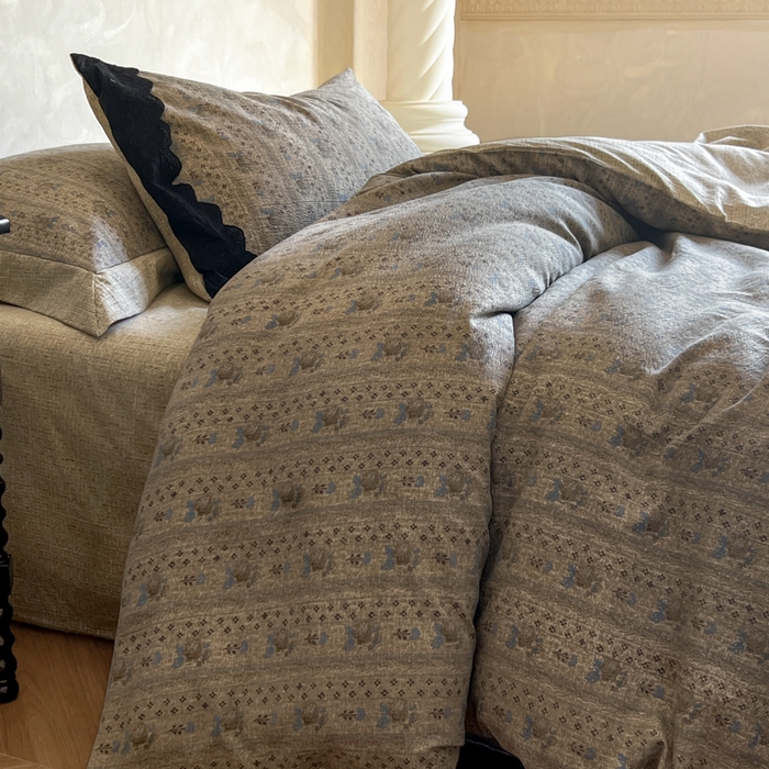 91家纺网 家纺一手货源 找家纺 繁花家居 2025秋冬磨毛复古亚麻棉麻提花超软四件套 古纹雅韵