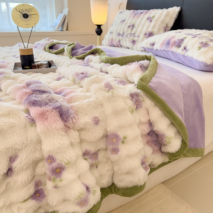 91家纺网 家纺一手货源 找家纺 摩妮卡 2025新款热款直播600克大泡泡兔毛复合毛毯牛奶绒 花园蝴蝶