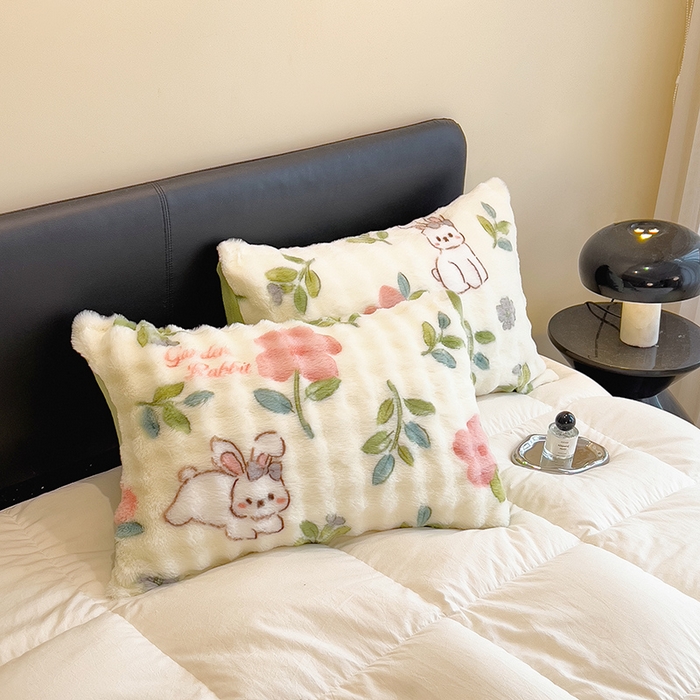 91家纺网 家纺一手货源 找家纺 摩妮卡 2025新款热款直播600克大泡泡兔毛复合毛毯牛奶绒 乐乐兔