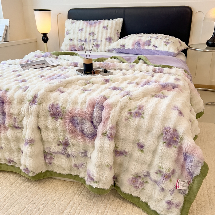 91家纺网 家纺一手货源 找家纺 摩妮卡 2025新款热款直播600克大泡泡兔毛复合毛毯牛奶绒 花园蝴蝶