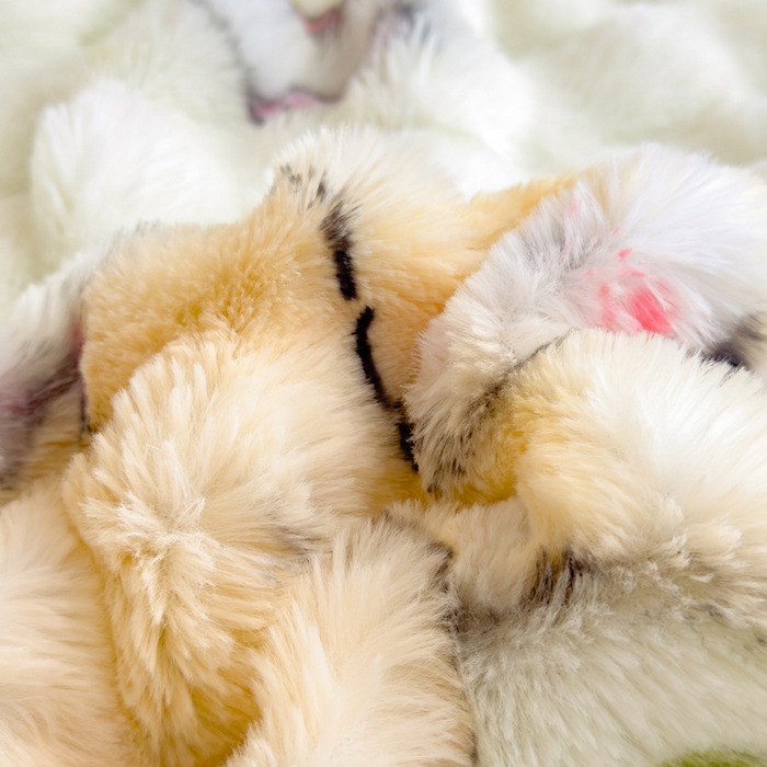 91家纺网 家纺一手货源 找家纺 摩妮卡 2025新款热款直播600克大泡泡兔毛复合毛毯牛奶绒 萌物来袭