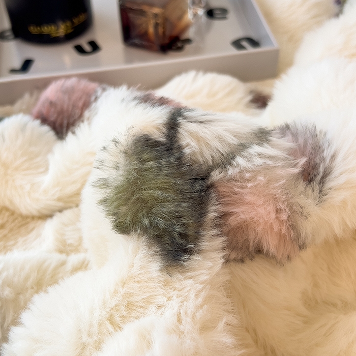 91家纺网 家纺一手货源 找家纺 摩妮卡 2025新款热款直播600克大泡泡兔毛复合毛毯牛奶绒 慕颜