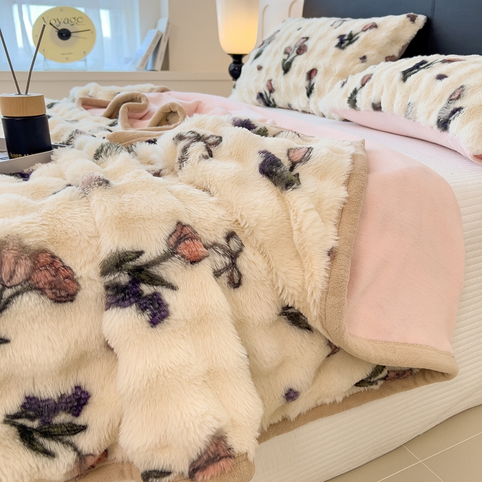 91家纺网 家纺一手货源 找家纺 摩妮卡 2025新款热款直播600克大泡泡兔毛复合毛毯牛奶绒 慕颜