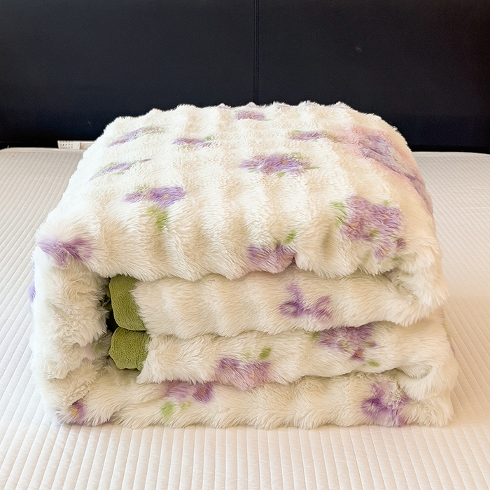 91家纺网 家纺一手货源 找家纺 摩妮卡 2025新款热款直播600克大泡泡兔毛复合毛毯牛奶绒 花园蝴蝶