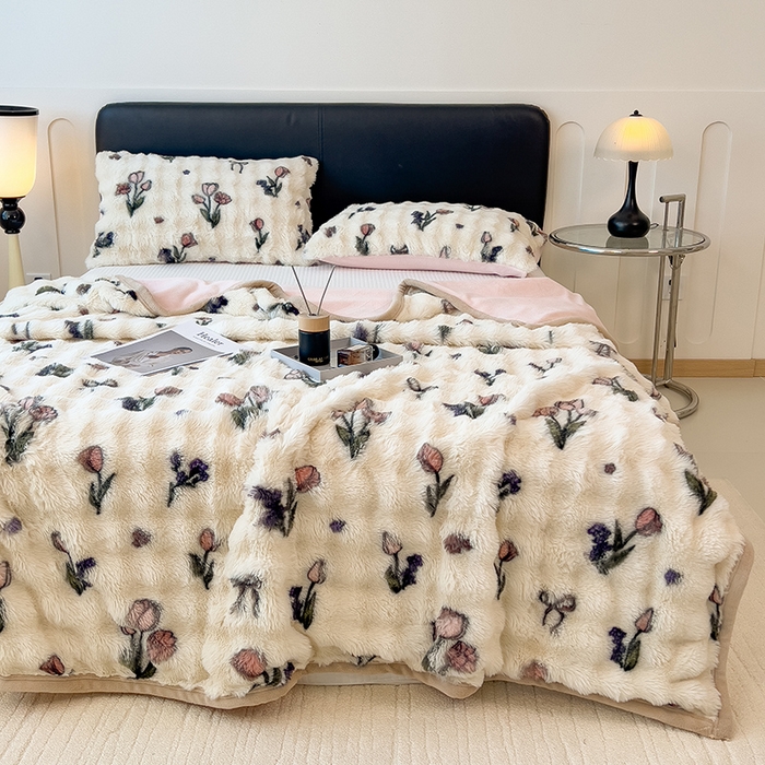 91家纺网 家纺一手货源 找家纺 摩妮卡 2025新款热款直播600克大泡泡兔毛复合毛毯牛奶绒 慕颜