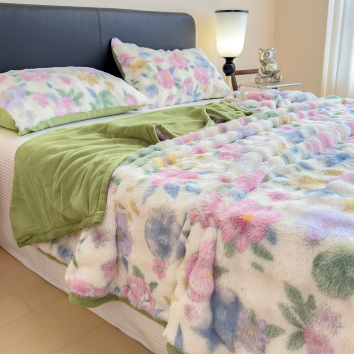 91家纺网 家纺一手货源 找家纺 摩妮卡 2025新款热款直播600克大泡泡兔毛复合毛毯牛奶绒 乱花迷境