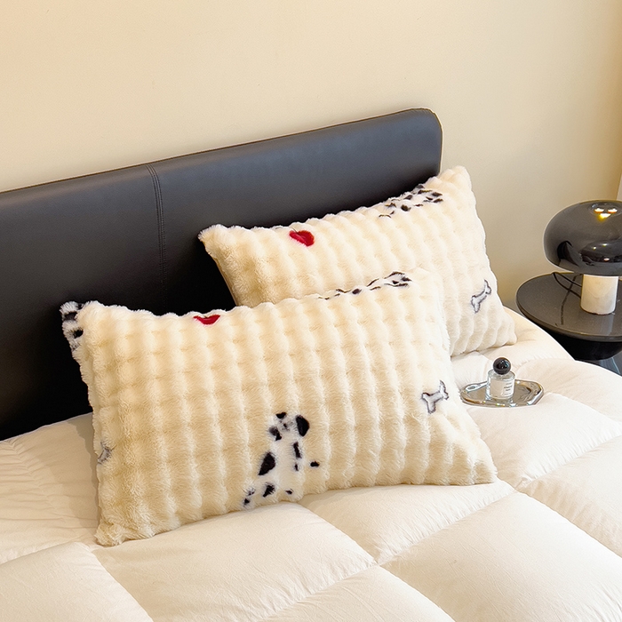 91家纺网 家纺一手货源 找家纺 摩妮卡 2025新款热款直播600克大泡泡兔毛复合毛毯牛奶绒 小奶狗