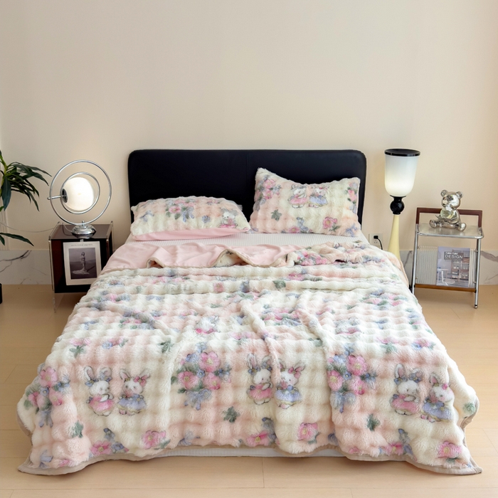 91家纺网 家纺一手货源 找家纺 摩妮卡 2025新款热款直播600克大泡泡兔毛复合毛毯牛奶绒 友谊见证