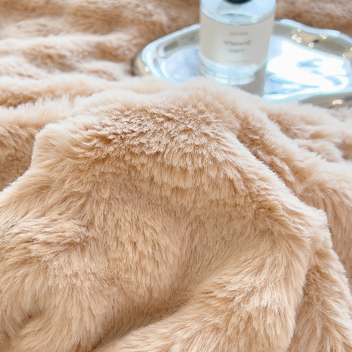 91家纺网 家纺一手货源 找家纺 摩妮卡 2025新款热款直播600克大泡泡兔毛复合毛毯牛奶绒 纯色奶咖