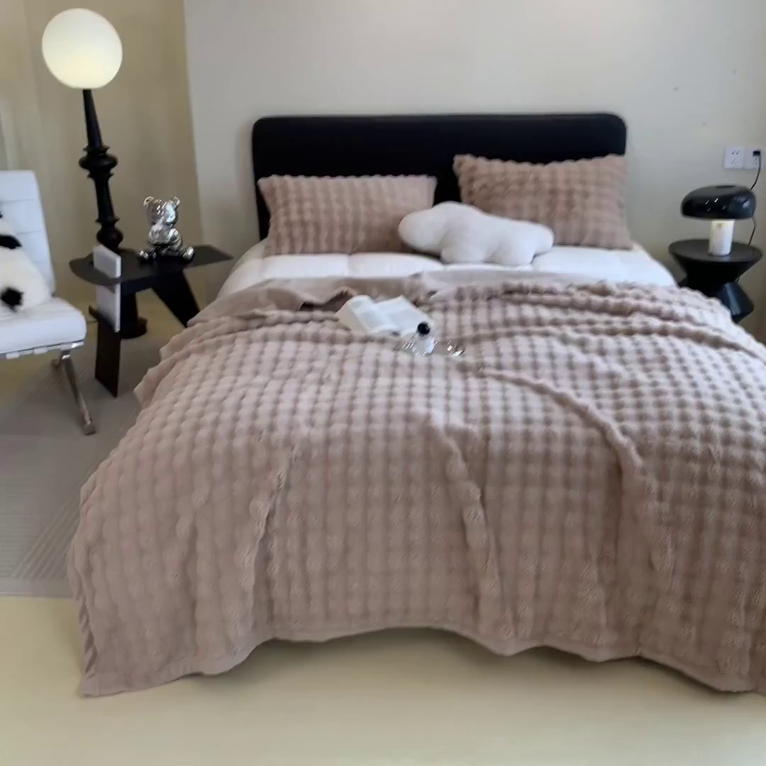 91家纺网 家纺一手货源 找家纺 摩妮卡 2025新款热款直播600克大泡泡兔毛复合毛毯牛奶绒 纯色奶咖