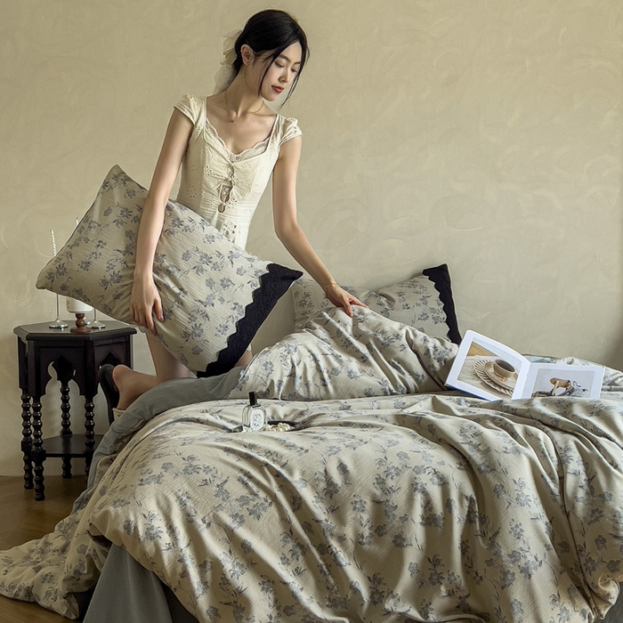 91家纺网 家纺一手货源 找家纺 繁花家居 2025秋冬磨毛复古亚麻棉麻提花超软四件套 灰影花吟